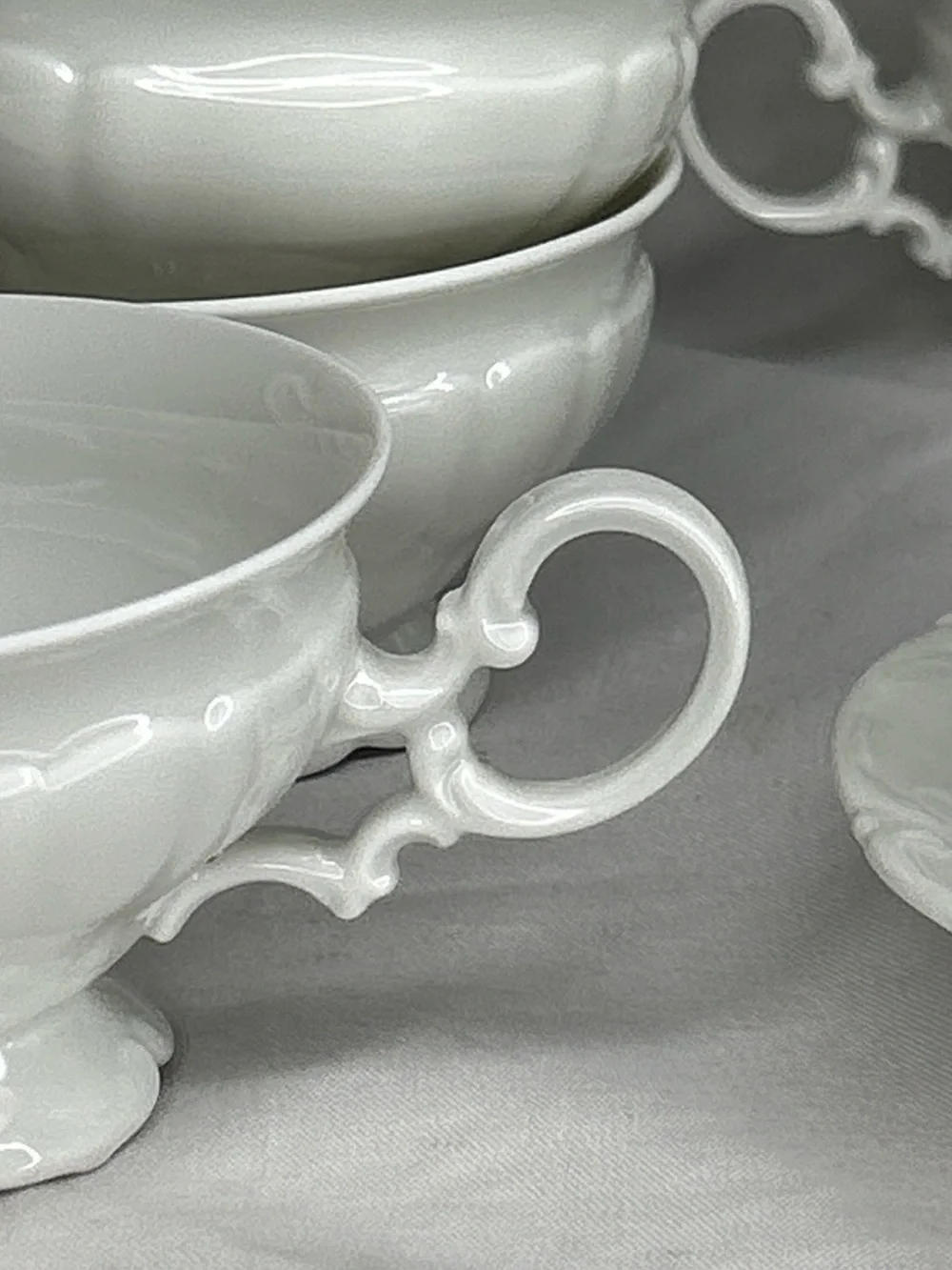 Vintage HUTCHENREUTHER SYLVIA Bavarian GERMANY cup & saucer 8pc. Elegant Dining
